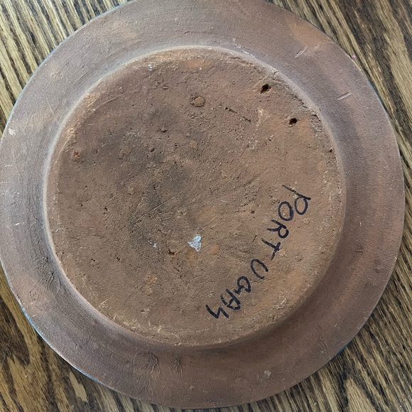 Portugal Pottery Plate Matte Finish Signed - Picture 5 of 5
